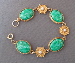 Vintage 1950s Bracelet Signed LJM Green Marbled Art Glass Gold Tone - £31.62 GBP