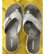 Clarks Collection Women&#39;s Breeze Sea Flip Flops Sandals Size 8 - €21,25 EUR