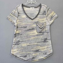Socialite Women Shirt Size M Gray Camo Utility Classic Short Sleeve V-Neck Top - £8.56 GBP