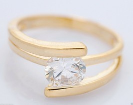 Lady&#39;s Beautiful 18k Gold Filled Round Brilliant Cut Engagement Style Ring 7 1/2 - £11.71 GBP