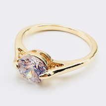 Round Clear Gemstone Fashion Ring Size 8 - $56.34 MXN