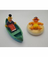 Vintage Sesame Street Hard Plastic Bert in Canoe &amp; Ernie in Inner Tube - €21,38 EUR
