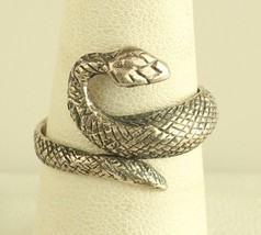 Vintage 925 Sterling Silver Crawling Coil Snake Design Ring - £43.73 GBP