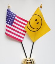 Smiley Face &amp; United States Friendship Table Flag Display 25cm (10&quot;)s - $12.57