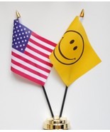 Smiley Face &amp; United States Friendship Table Flag Display 25cm (10&quot;)s - $17.07 CAD