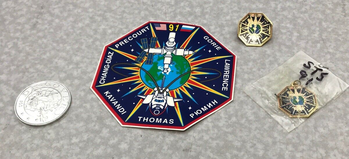 Nasa Space Shuttle Discovery STS-91 Lot Sticker Coin Pin Pendant Thomas  KG - $9.89