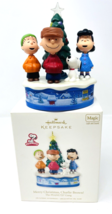 Hallmark Keepsake Magic Merry Christmas Charlie Brown Ornament Peanuts Gang - £19.86 GBP