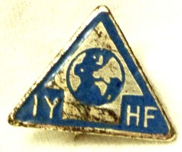 Vintage International Youth Hostel Association Pin IYHA - $4.82