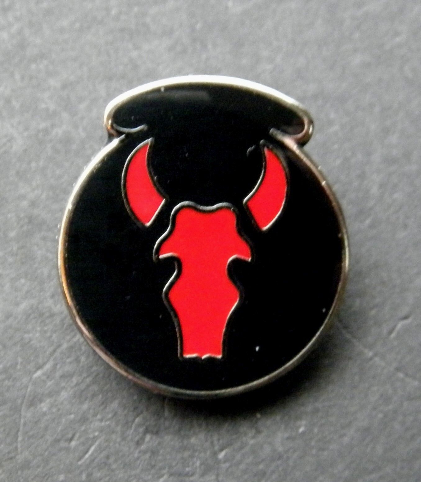 US ARMY 34TH INFANTRY DIVISION LAPEL PIN BADGE 1 INCH RED BULL