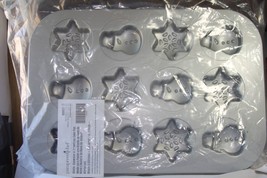 Pampered Chef (new) WINTER SNOWMAN &amp; SNOWFLAKE CAKE PAN - #100022 - $34.03