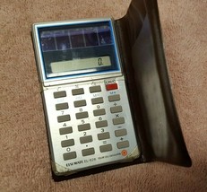 Sharp ELSI Mate EL-826 Solar Cell Calculator Tested HTF Rare Sticky &quot;ON&quot; Button - £9.30 GBP