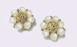 Vintage 1950s Signed Lisner Frosted Lucite Gold Tone Clip Earrings - £17.34 GBP