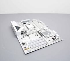GIGABYTE B850 EAGLE WF7 ICE AM5 AMD B850 ATX Motherboard image 8