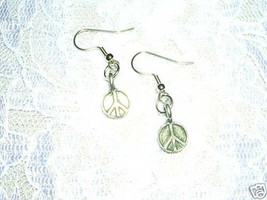 3D Double Sided Round Disc Peace Sign Symbol Charms Pewter Dangling Earrings - £4.77 GBP