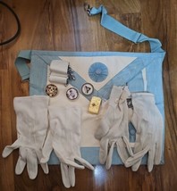 lot of masonic items 3 medallions, money holder, two gloves and apron - £112.69 GBP