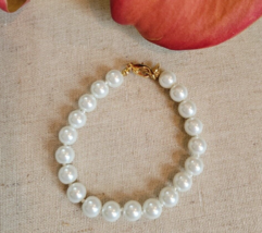 W. Lind 14KGE Faux Pearl Beaded Bracelet Hand-Knotted Gold Plated 7 1/2&quot; Vintage - £11.37 GBP