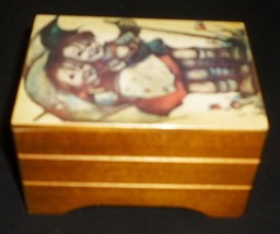 Vintage Wooden Music Box Goebel Kids With Umbrella Stormy Weather - $12.00