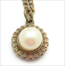 NECKLACE Vintage Big Imitation FAUX PEARL PENDANT Goldtone Round 16&quot; Length - $12.99