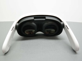 Meta Quest 3 512GB VR Headset Only - READ image 9