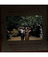 35mm Slide Kodachrome Red Border Slide Couple With Parrots 1950s - $150.04 MXN