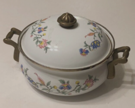 $19 French Fleur Brass Enamel Pan 2.5 Quart Lid White Floral Pot 10.25 I... - $22.12