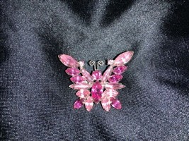 Vintage Juliana Prong Set Shades Pink Rhinestones Butterfly Brooch Pin - £45.15 GBP