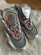 Authenticity Guarantee

ADIDAS CRAZY BYW SILVER/BLUE/RED MID-TOP BASKETB... - $98.01