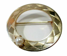 Vintage  Gold Tone &amp; Faux Pearl Open Circle Wreath Brooch Pin 1.25&quot; Argyle - $7.00