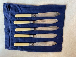Bakelite Handled Vintage Butter Knives Lot Of 5 - $12.76