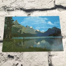 Maligne Lake Jasper Park Alberta Vtg Postcard - £5.47 GBP