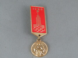 Vintage Summer Olympic Games Pin - Moscow 1980 Wrestling Event- Medallio... - $15.00