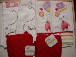 (4) Set of Valentine&#39;s Kitchen Towels-New with (4) Pot Holders - $18.00
