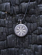 HELM OF AWE Necklace, Viking Rune Pendant, Norse Aegishjalmur Amulet, Wicca Tali - £50.84 GBP