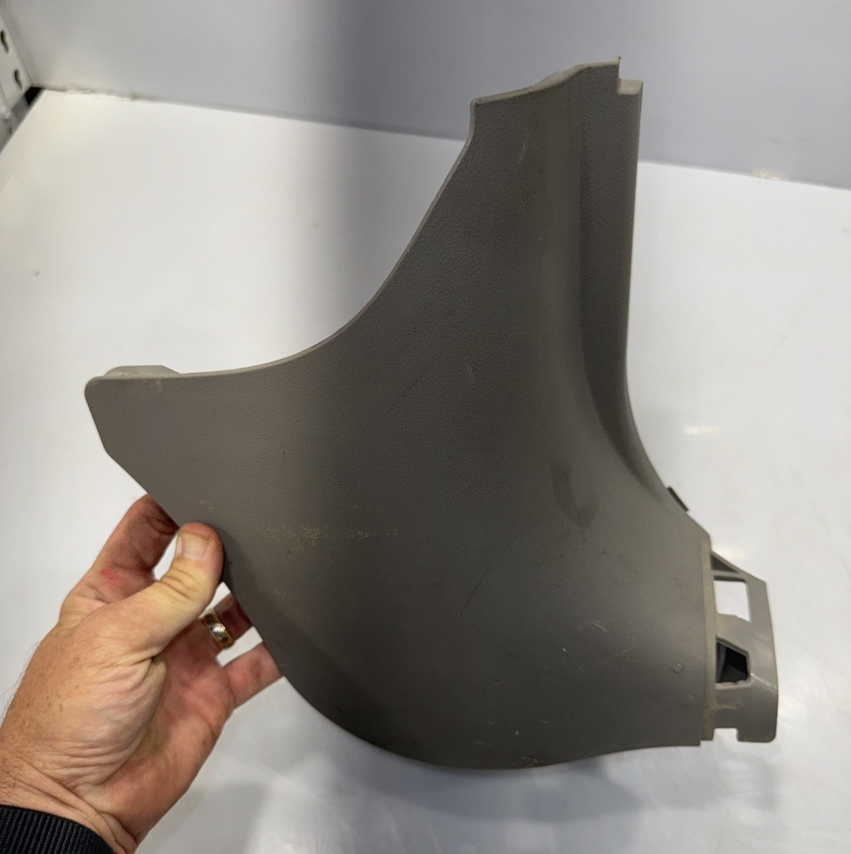 2009 HONDA PILOT RIGHT FRONT KICK PANEL GRAY P/N 83111-SZA-50 GENUINE OEM USED Item image 3