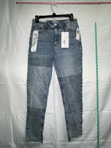 MSRP $49 Tinsletown Hi-Rise The Mom Medium Wash Jeans Size 7 - £16.90 GBP