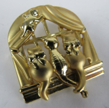 AJC Vintage Pin Brooch Brushed Gold CATS Windowsill Curtain Signed 80s - $13.09