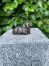 Resting Sheep – Bronze Sculpture. 12x5x7cm - 0.4Kg - $3,092.31 MXN