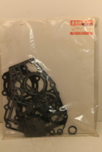 Genuine Suzuki Outboard Engine Gasket Set 11400-93894 Also marked 11400-93835 - £78.22 GBP