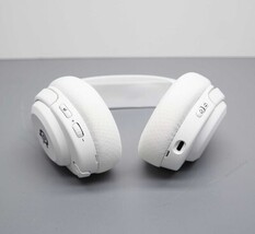 SteelSeries Arctis Nova 5P Wireless Gaming Headset for PS5, PS4 - White image 7