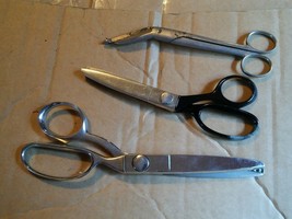 000 Vintage Lot of 3 Scissors Wiss CB7 Pinking Shears Hospital Doctor Snips - £12.50 GBP