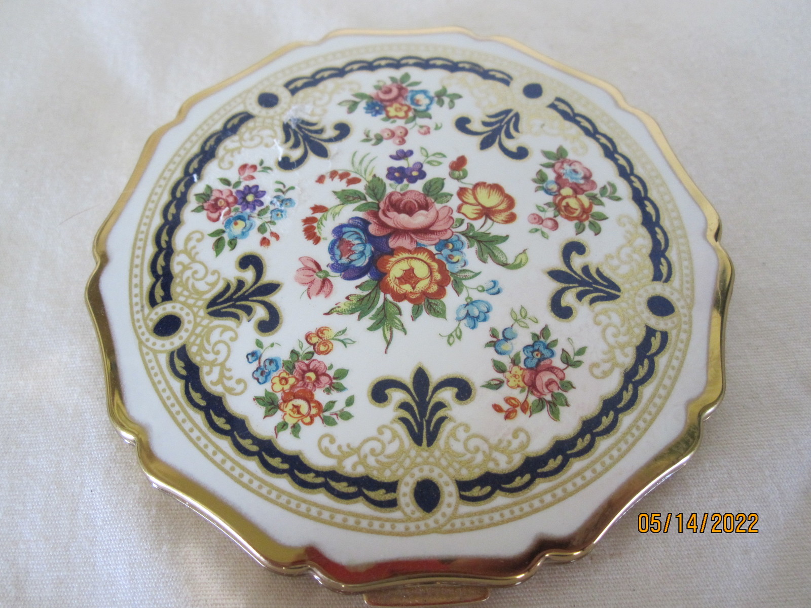 Primary image for vintage Stratton Compact - beautiful Cloisonne Lid, Gold, complete, nice