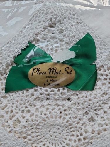 Vintage Brownlow ~ Boxed Place Mat Set ~ 6 Placemats ~ 6 Napkins ~ Cotton ~ Lace Item image 4