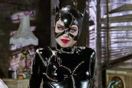 Michelle Pfeiffer as Catwoman with smudged lipstick 18x24 inch real photograph - £22.53 GBP