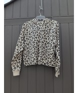 Lucky Brand Women&#39;s Size Medium Animal print Stretchy Cropped Hoodie - $35.32 CAD