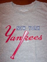 VINTAGE STYLE WOMEN&#39;S TEEN NEW YORK YANKEES MLB BASEBALL T-shirt MEDIUM NEW - £15.57 GBP