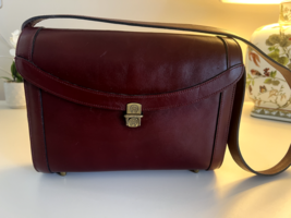 Vintage Etienne Aigner Oxblood Leather Shoulder Bag 1970&#39;s Exceptional Cond - £57.19 GBP
