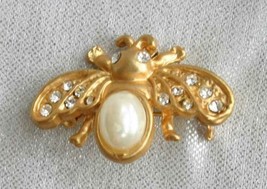 Elegant Crystal Rhinestone &amp; Faux Pearl Gold-tone Bug Brooch 1970s  vint. 1 3/8&quot; - £11.84 GBP