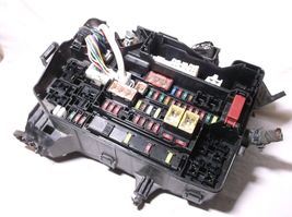 11-12-13 LEXUS CT200H /ENGINE BAY/ FUSE/ RELAY/ BOX image 2