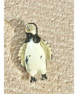 Penguin Vintage Lapel Pin 1 Inch Broach - $148.82 MXN