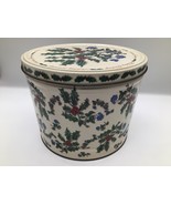 BERIELS CAN CO Holiday Tin Container MCM Beige Red Green Holly Print 10x8 - $481.89 MXN